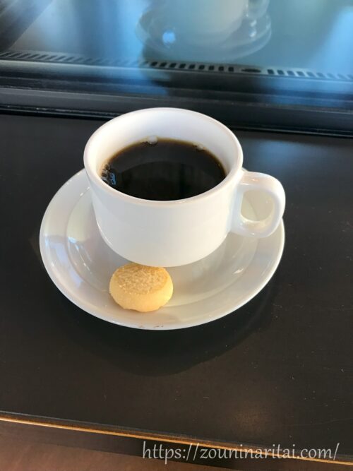 シドニーオペラハウスのコーヒーとクッキー