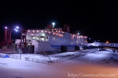 雪景色の中のシルバークイーン外観