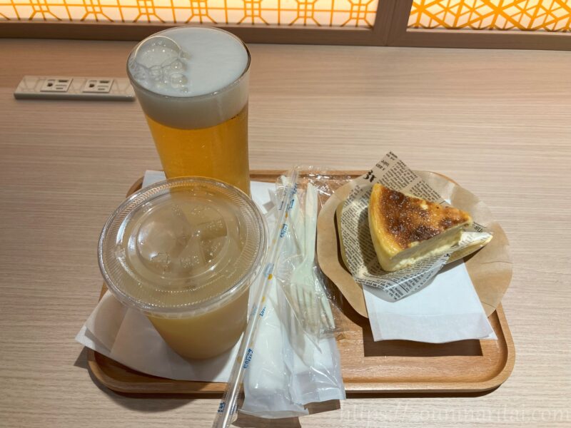 グローバルビュー八戸のラウンジminatoで提供しているスイーツと生ビール