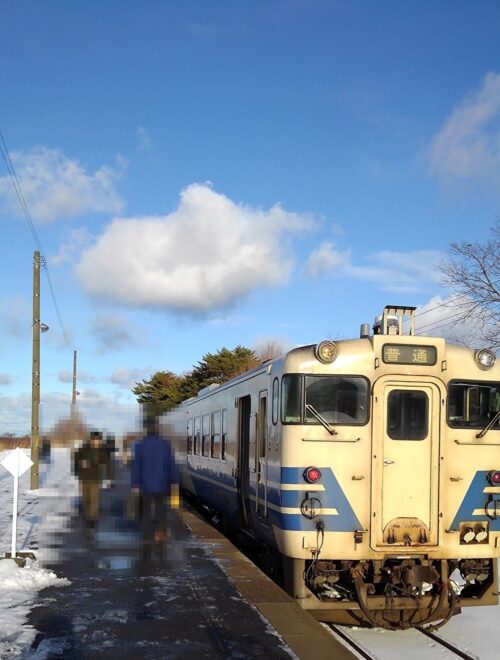 津軽線三厩駅に到着した電車