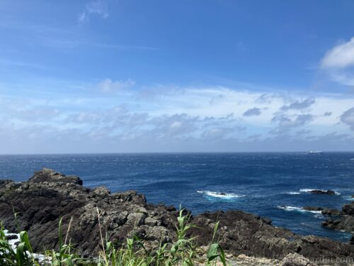本州最南端の碑から見た海